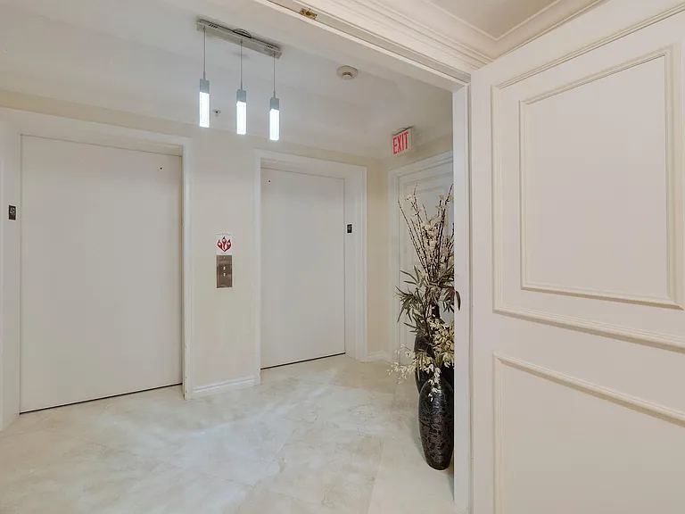 700 Ocean Royale Way #401 — Photo 8