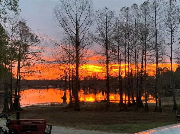 412 Claudes Rd, Colfax, LA 71417