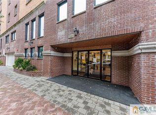 135 38th St #D304, Union City, NJ 07087