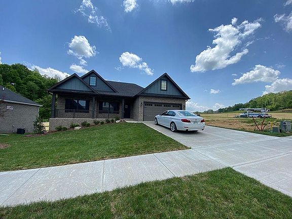 2nd image of 871 Garden Dr