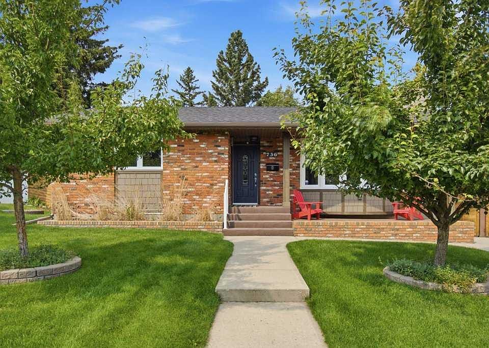 1st image of 736 SE Canfield Pl SW