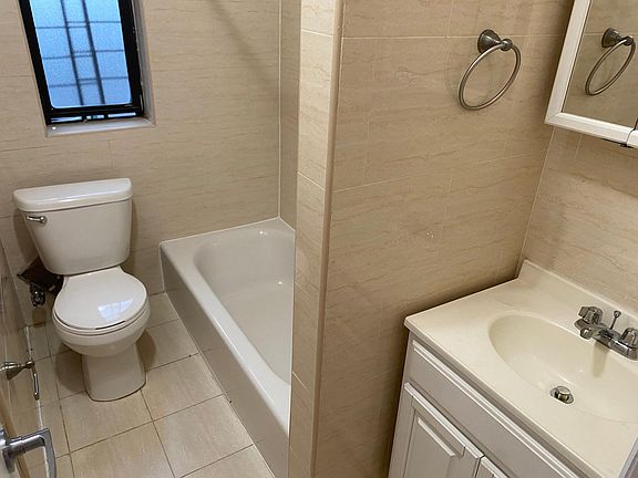 4th image of 679 Waring Ave APT 5G