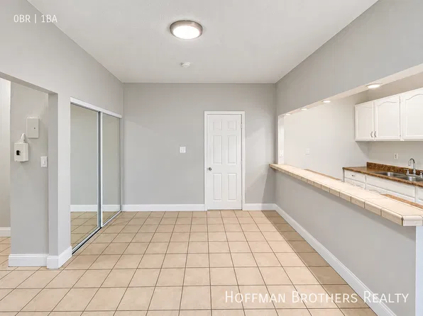 5606 S Figueroa St, Los Angeles, CA