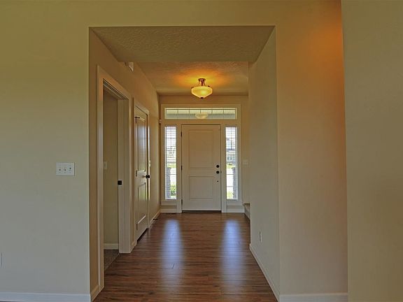 3rd image of 5503 S Oakridge Dr