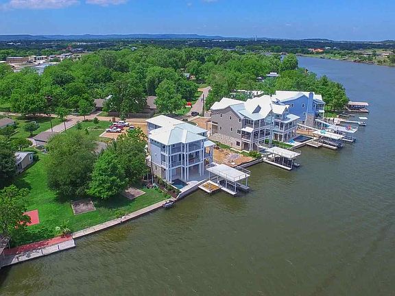 4th image of 144 Riverbend