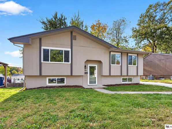 7611 Teal St, La Vista, NE 68128