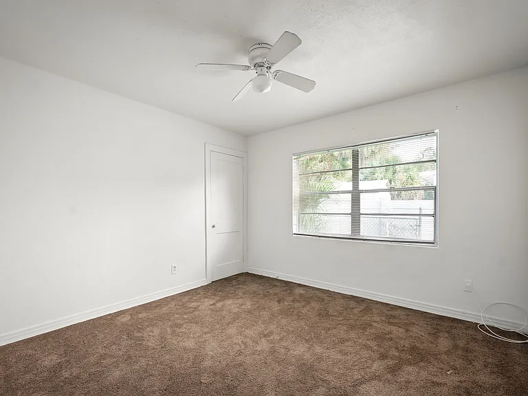 1029 W 25th St — Photo 22