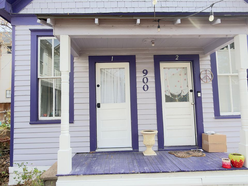 1st image of 900 Sabine St Unit 1