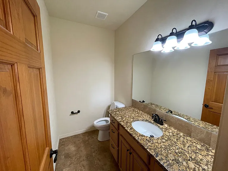 2600 W Zia Rd #V2 — Photo 17