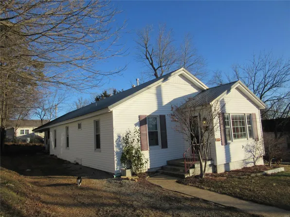 1111 Gardner St, Poplar Bluff, MO 63901