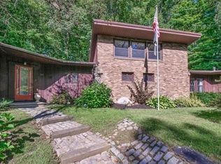 59 Cedar St, Sturbridge, MA 01518
