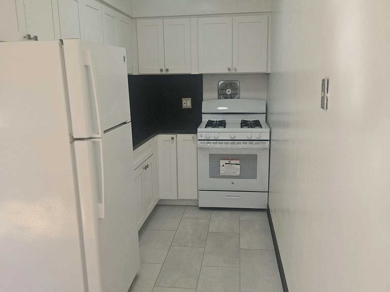 114 River Rd — Photo 2