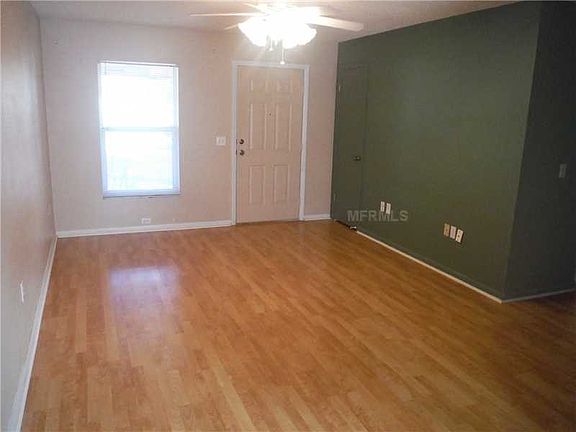 4th image of 605 Cricket Hollow Ln