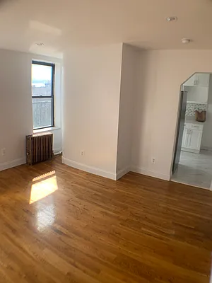 Rented by Capri Jet Realty Corp | media 17