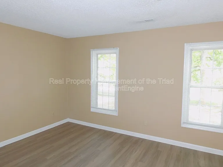 7185 Avenbury Cir — Photo 17