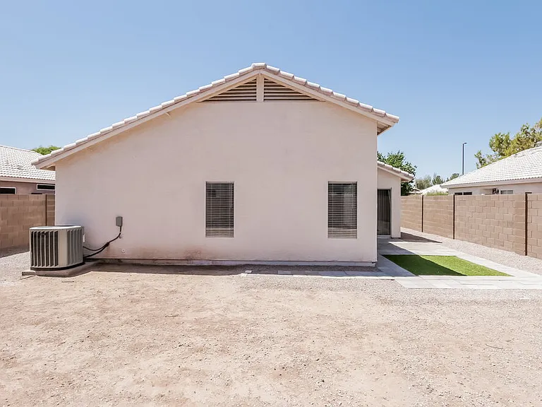 94 W Gail Dr — Photo 15