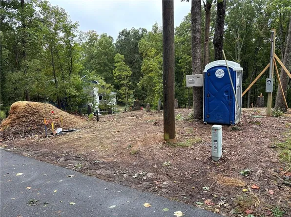 (undisclosed Address), Flowery Branch, GA 30542