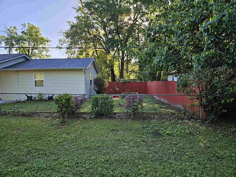 1417 Orange Ave W — Photo 3