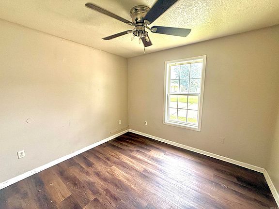 5th image of 529 Ellis Ave