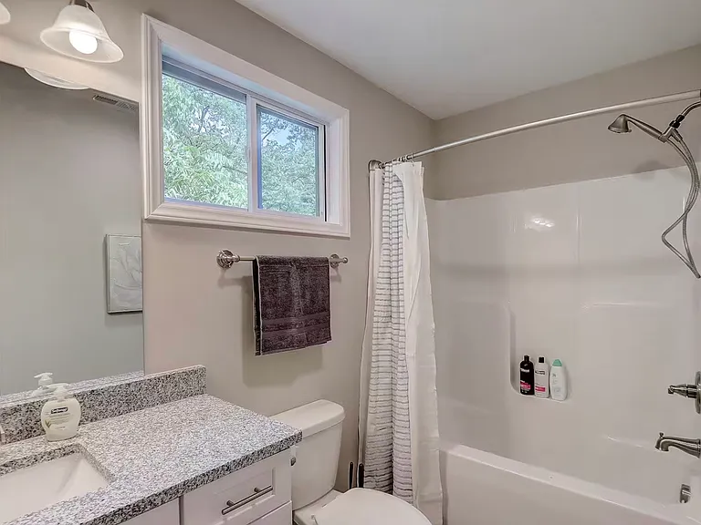 47 Hillcrest Rd — Photo 12