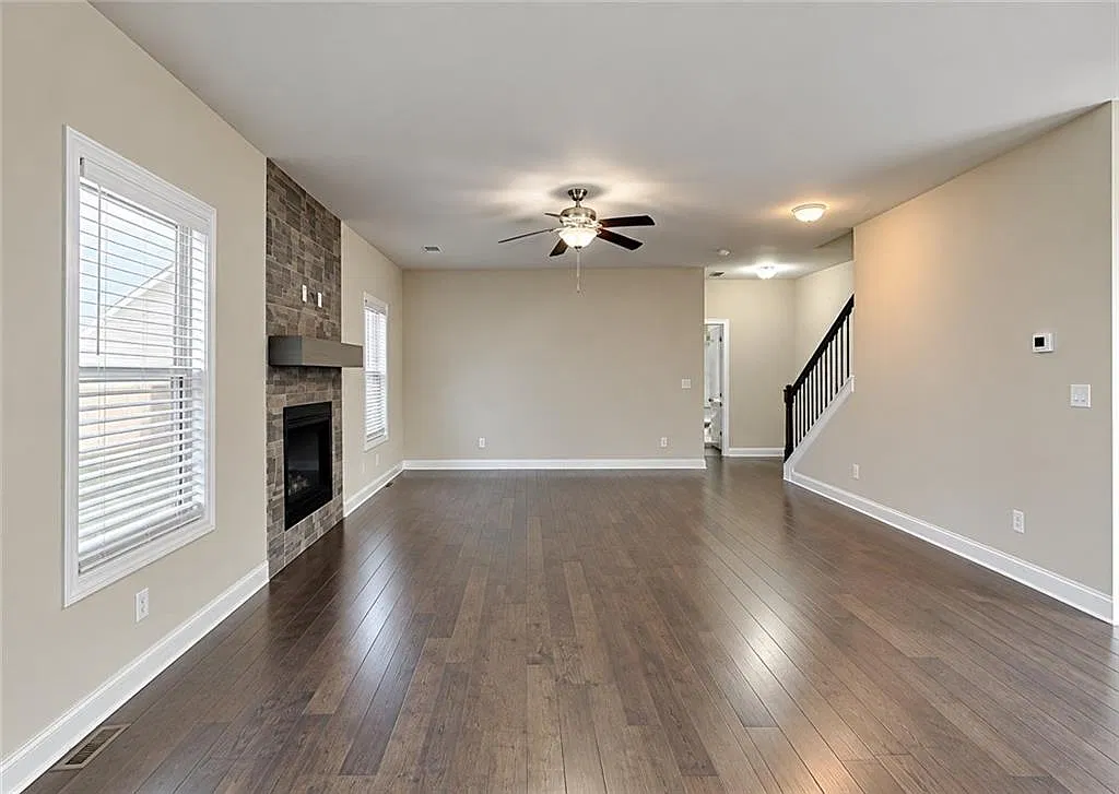 5 bed, 3.0 bath, 3414 sqft, $4,100 — Photo 4