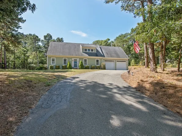 22 Cannon Hill Dr, Harwich, MA 02645