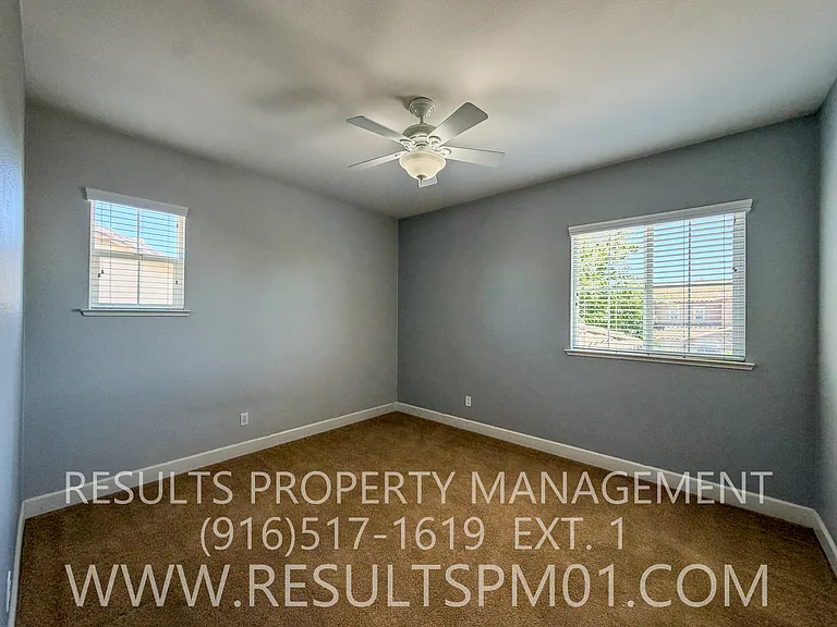 2425 Foxcroft Cir — Photo 25
