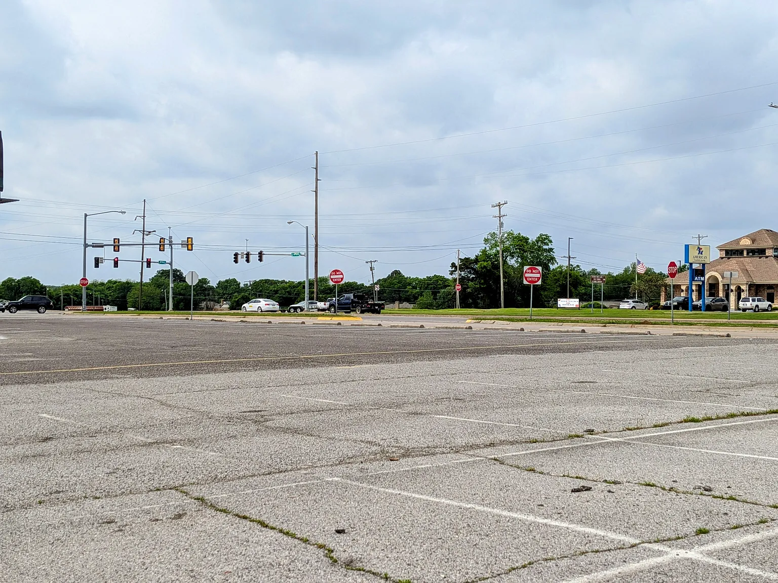 Commercial Retail Space — Photo 3