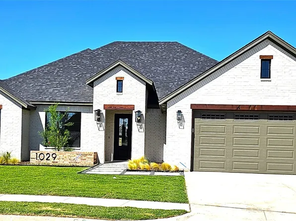1029 Mickelson Dr, Granbury, TX 76048