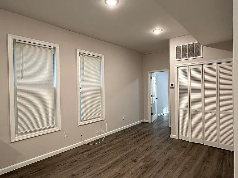 38 Clendenny Ave #1R — Photo 3
