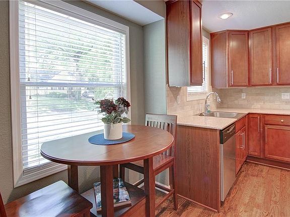 5th image of 5315 Rosewood St