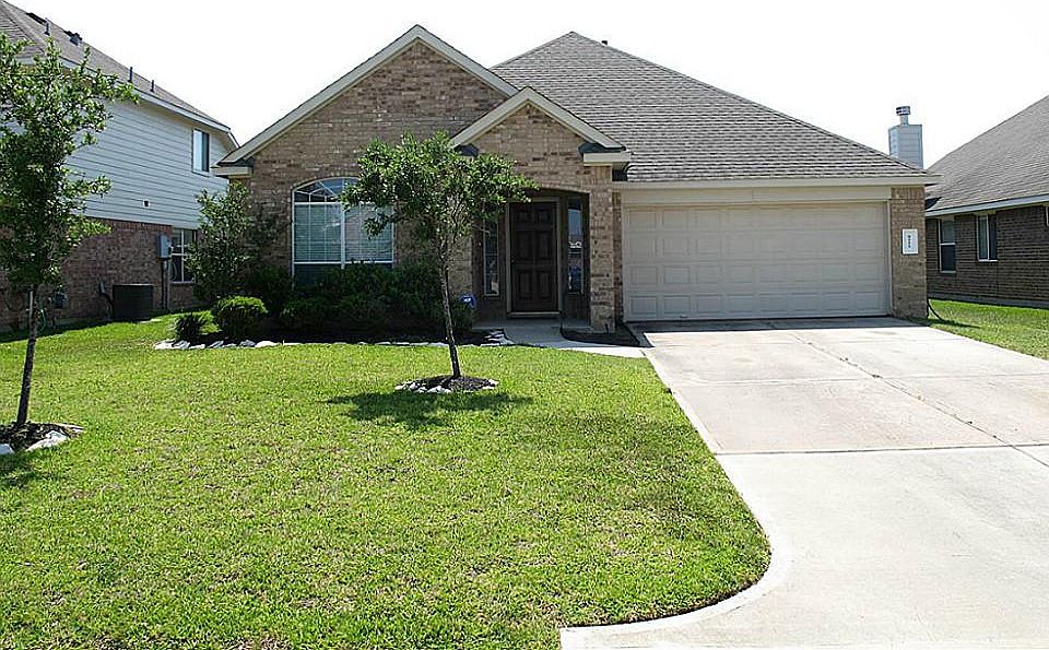 1st image of 8111 Cove Timbers Ln