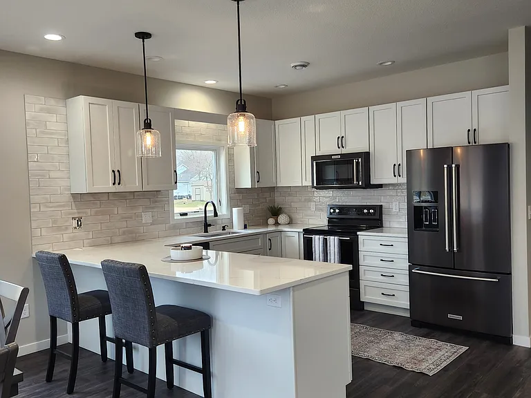 203 6th St SW #207 — Photo 5
