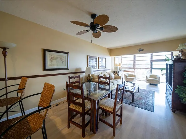 807 River Point Dr #304D — Photo 7