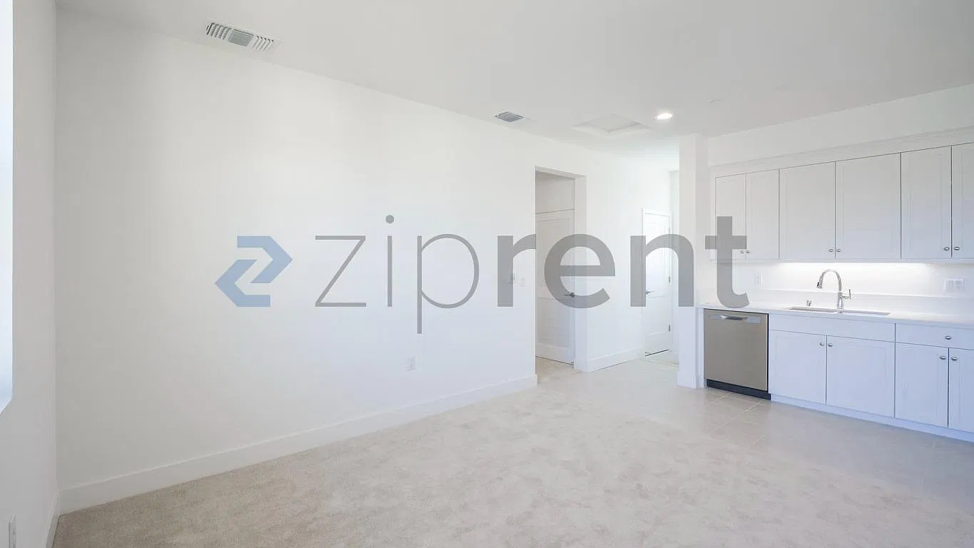 2 bed, 875 sqft, $1,900 — Photo 3