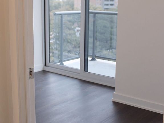 5th image of 2825 Jane St #704