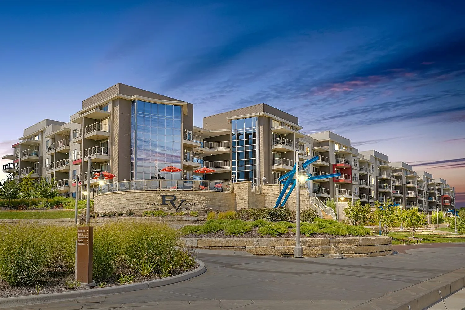 River Vista — Photo 1