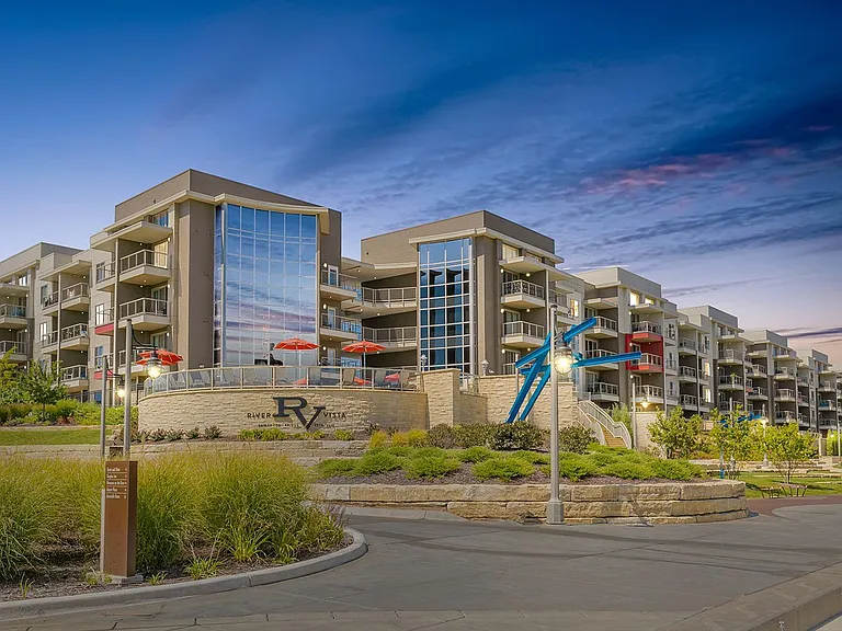 River Vista — Photo 1