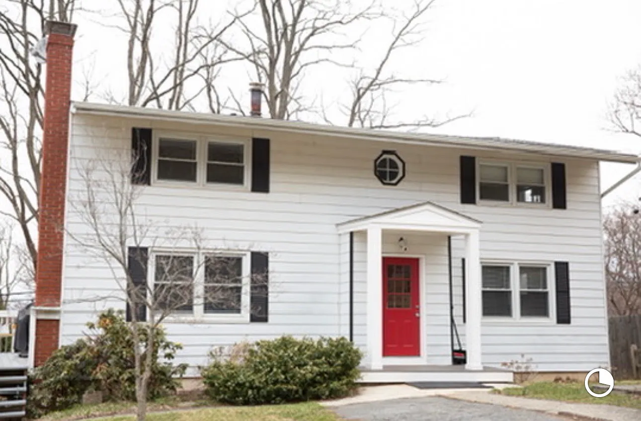 3 bed, 1000 sqft, $2,500 — Photo 1