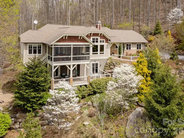 315 Crossvine Trl, Laurel Park, NC 28739