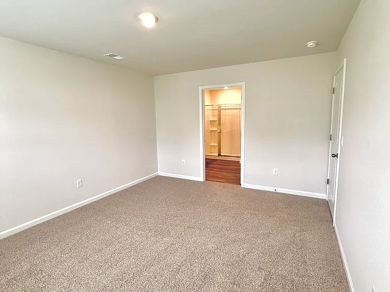 1425 Slades St — Photo 18