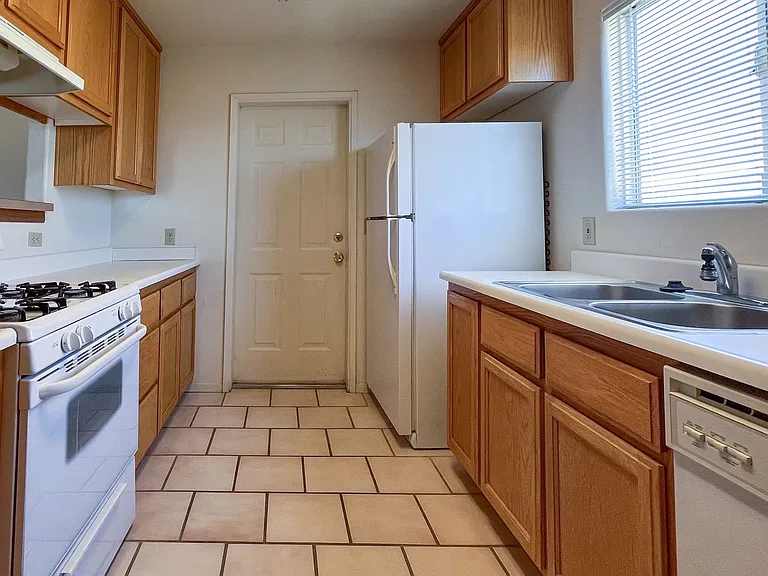 5563 Morongo Rd — Photo 8