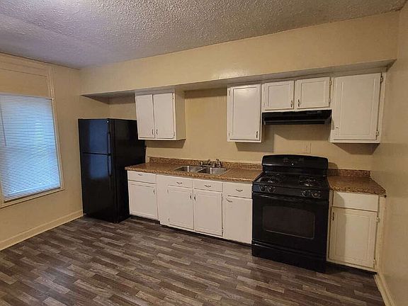 3rd image of 1314 Blaine Ave