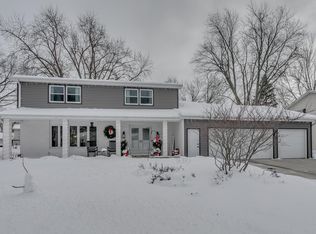 1208 Montclaire Ct, Appleton, WI 54915