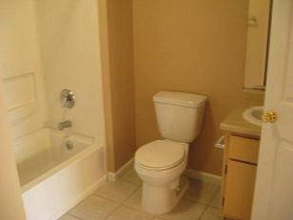 3rd image of 1106 Dianthus Ln