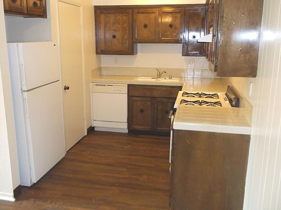 4th image of 5753 N Maroa Ave #107