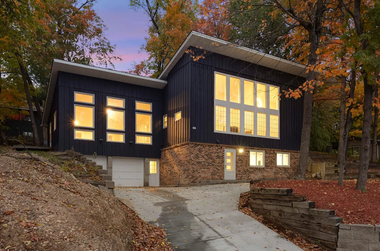 4442 Dorchester Rd — Photo 3