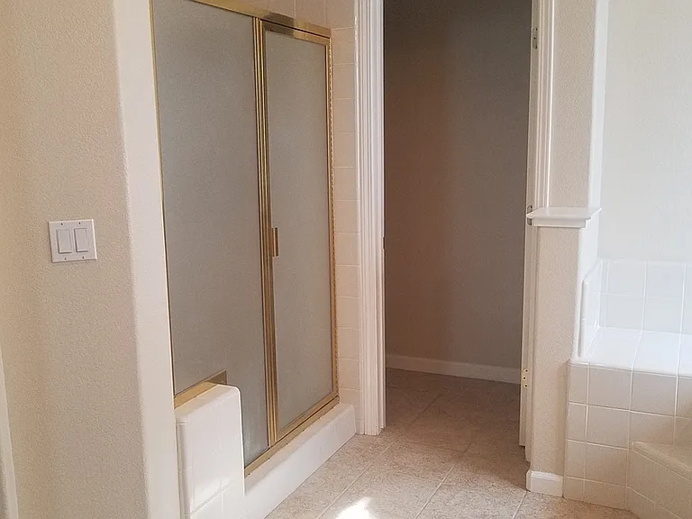 6145 Crater Lake Dr — Photo 36
