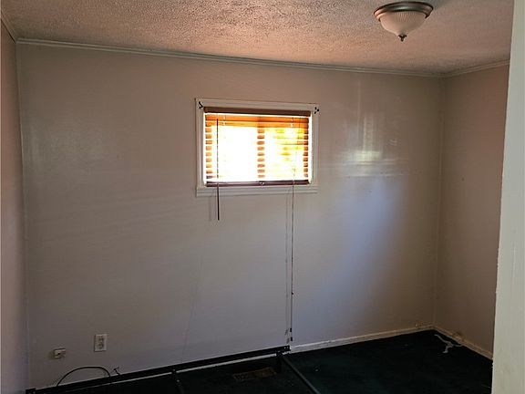 2nd image of 4576 Live Oak Dr