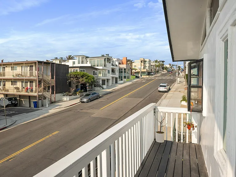 208 Marine Ave — Photo 23
